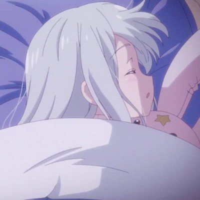 毛妹COS《巫师3》特莉丝性感炸了 火辣身材美胸诱人